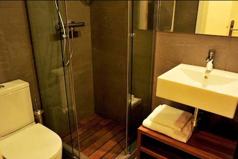 Bathroom 4, THE 8 Boutique B&B, Barcelona