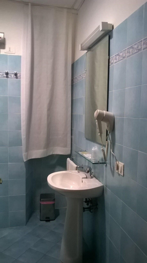 Bathroom 5, Camere Del Re, Viterbo