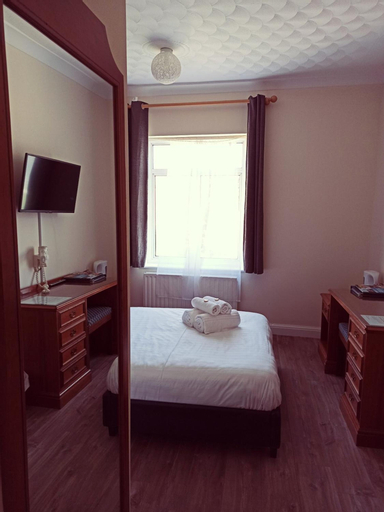 Bedroom 3, Crystal Hotel, Cambridgeshire
