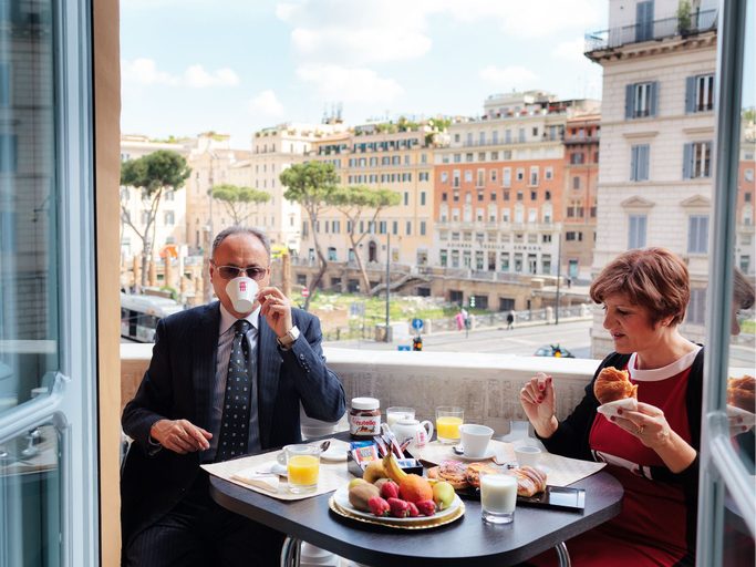 Food & Drinks, Lh Royal Suites, Roma