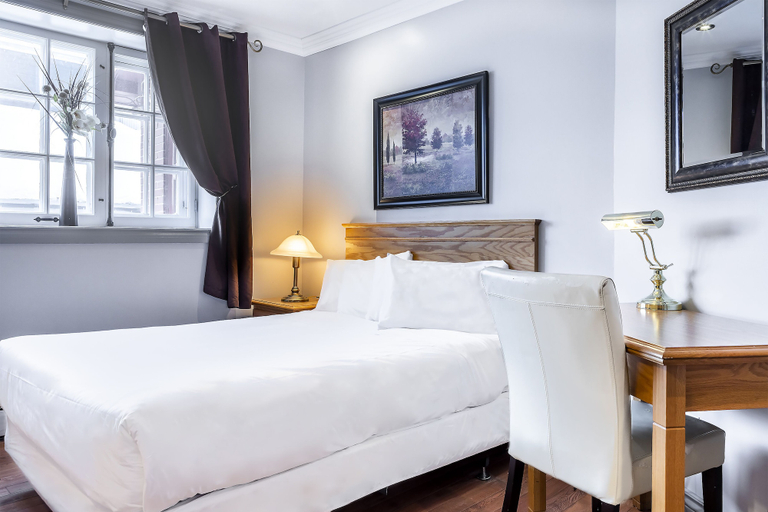 Bedroom 2, Hotel Louisbourg, Communauté-Urbaine-de-Québec