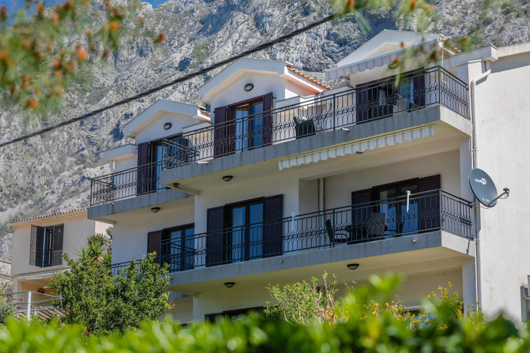 Exterior & Views 2, Apartments Miramar