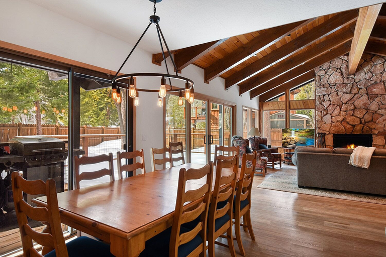 Food & Drinks, Woodland Getaway, Placer