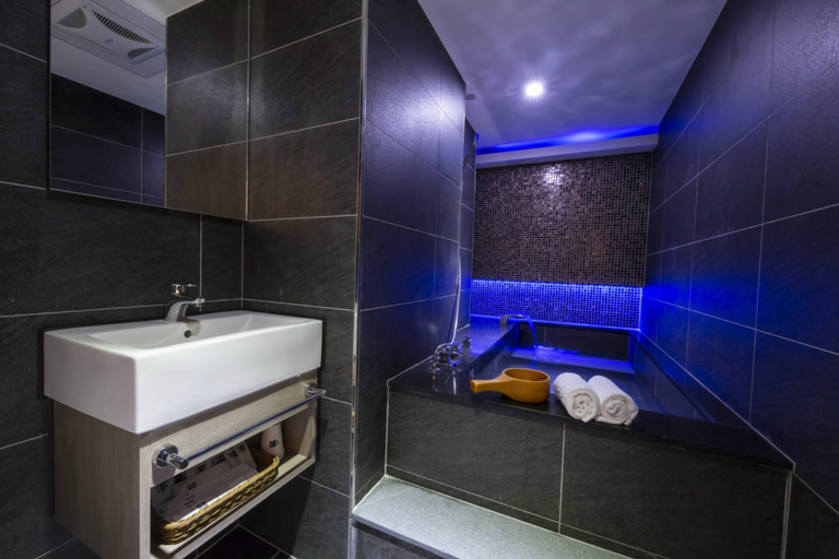 Bathroom 3, Seven Fukun Hotel, Yilan