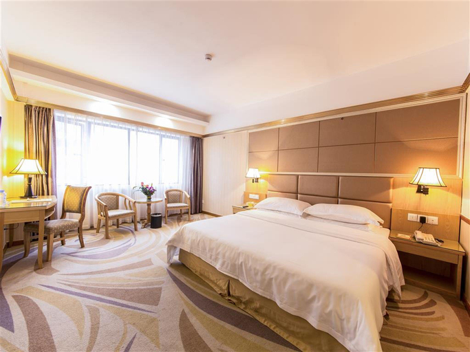 Bedroom 2, Vienna Hotel Zhanjiang Haibin Avenue Jinsha Bay, Zhanjiang