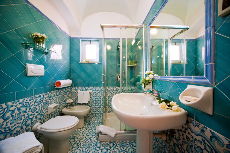 Bathroom 4, Albergo Terme Villa Svizzera, Napoli