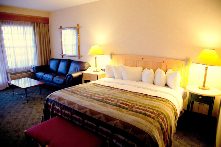 Bedroom 4, Heathman Lodge, Clark
