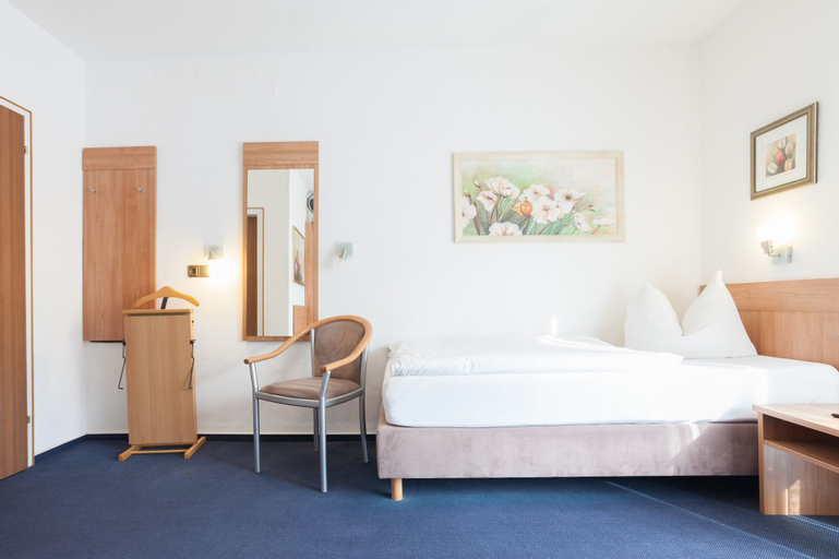 Bedroom 2, TM Hotel Dortmund Airport, Unna