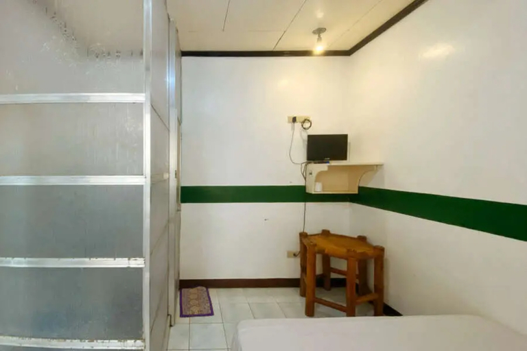 Bedroom 2, RedDoorz @ Classique Pan Oriental Hotel and Resort Batangas, Batangas City