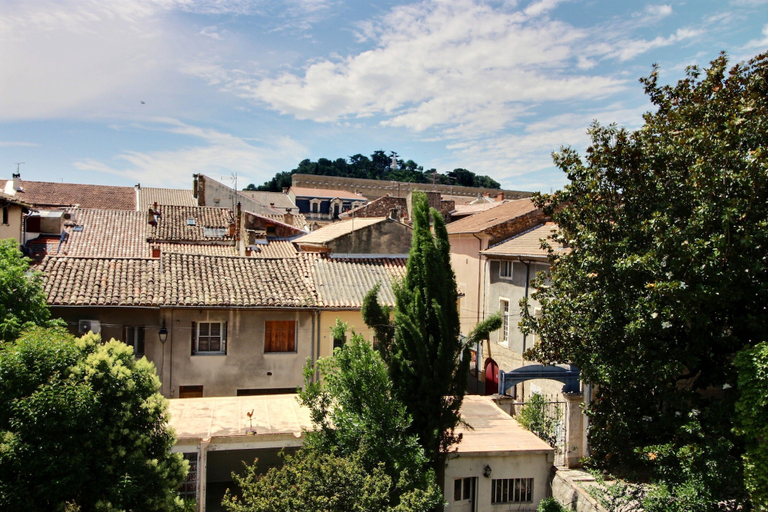 Exterior & Views 2, Effets Personnels, Vaucluse