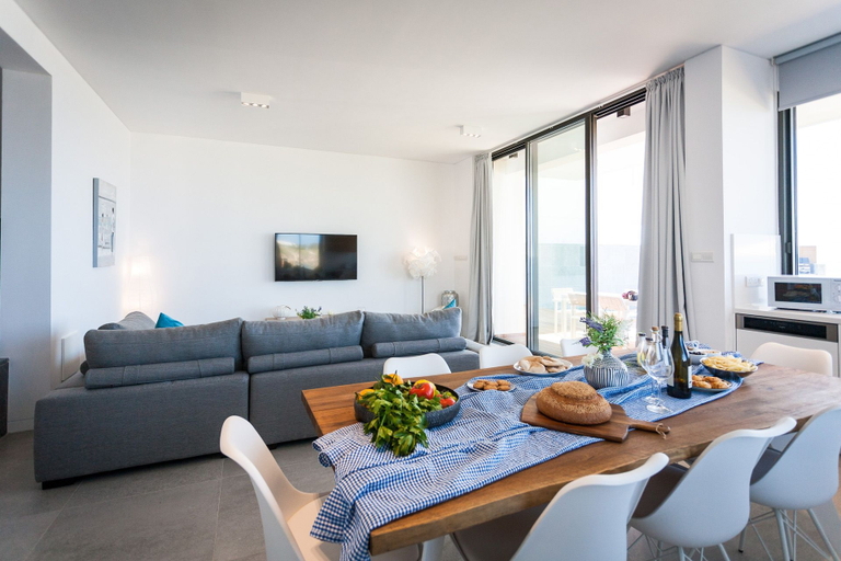 Others 5, Villa Lara