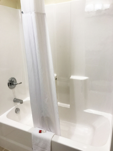 Bathroom 4, Quality Inn & Suites Caldwell I-77, Noble