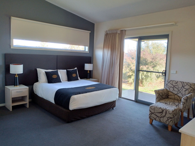 Bedroom 4, Quality Hotel Point Cook, Melbourne