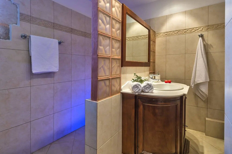 Bathroom 4, Grecian Villas Chania, Crete