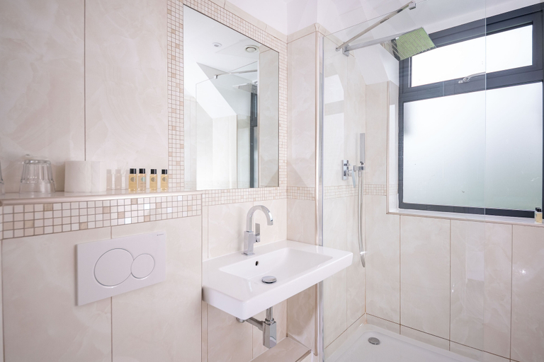 Bathroom 4, Guildford Manor Hotel & Spa, Surrey