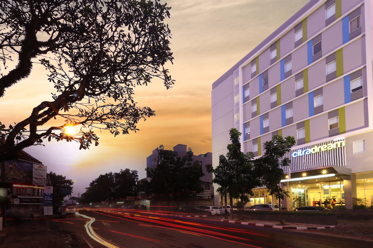 Exterior & Views 2, Hotel Citradream Bandung, Bandung