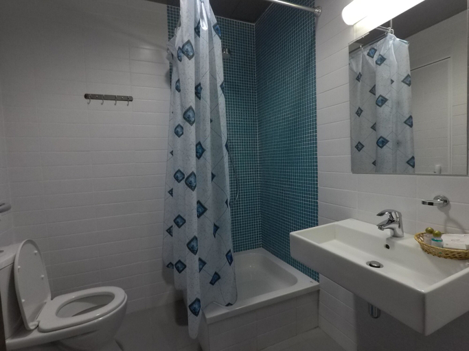 Bathroom 3, Hotel Terminal Adler, Sochi gorsovet