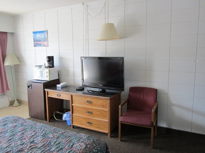 Others 4, Camelot Court Motel, Fraser-Fort George