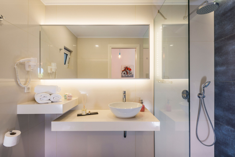 Bathroom 5, Hermes Beach Front, Crete
