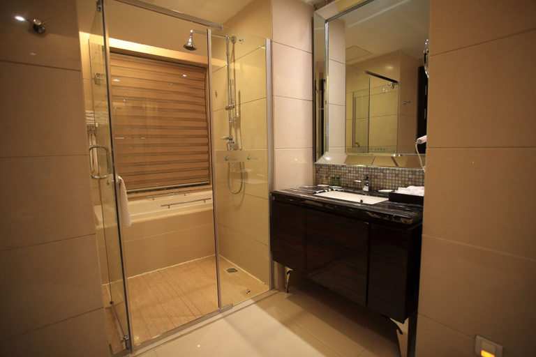 Bathroom 4, Country Garden Phoenix Hotel, XingAnMeng, Xing'an
