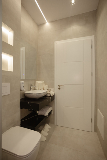 Bathroom 3, Kompleksi Royal, Shkodrës