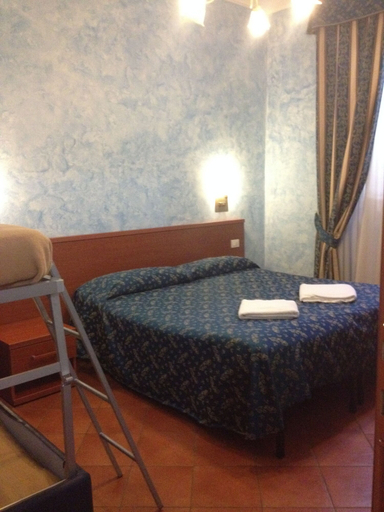 Bedroom 4, Roma Termini Inn, Rome