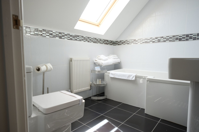 Bathroom 4, The Great House Hotel & Restaurant, Bridgend