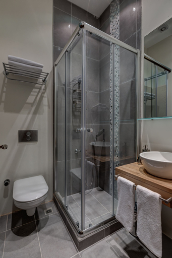 Bathroom 3, No11 Hotel & Apartments, Beyoğlu