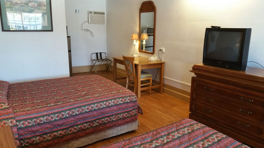 Bedroom 3, Tri-State Inn, Mohave