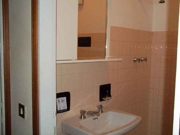 Bathroom 3, Hotel Palladio, Treviso