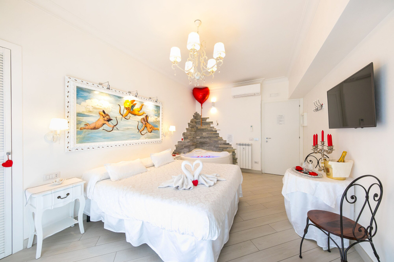 Bedroom 3, Suites Roma Tiburtina, Rome