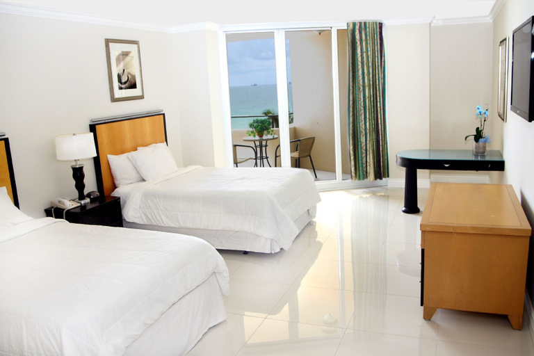 Bedroom 2, Ocean Manor Beach Hotel, Broward