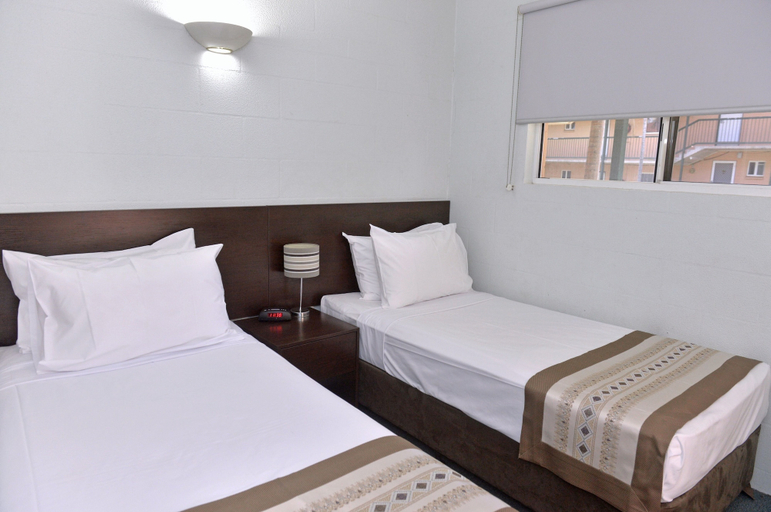 Bedroom 4, Alatai Holiday Apartments, Darwin