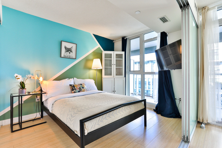 Bedroom 3, CITYPLACE 1B LUX CONDO LAKESIDE SKYDOME MTCC, Toronto