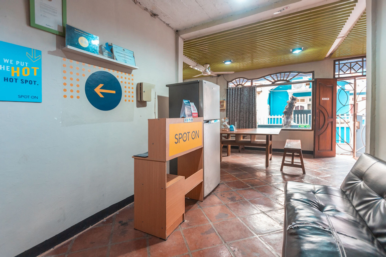 Public Area 3, SPOT ON 2033 Kayumanis Homestay Syariah, East Jakarta