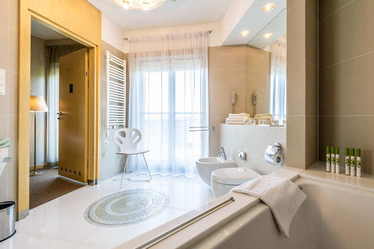 Bathroom 5, Niebieski Art Hotel & Spa, Kraków City
