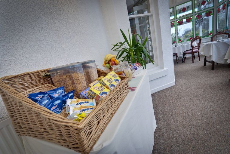 Food & Drinks 5, Dukes Folly Hotel, Sefton