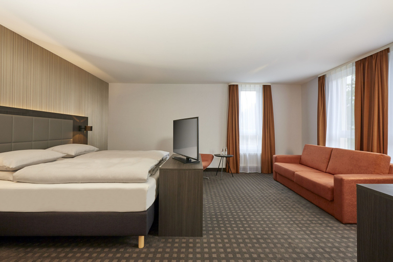 Bedroom 2, H4 Hotel Residenzschloss Bayreuth, Bayreuth
