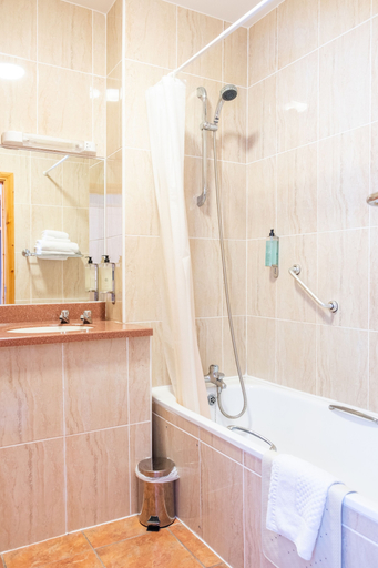 Bathroom 5, Woodenbridge Lodge