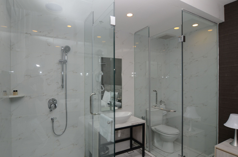Bathroom 5, The Leverage Business Hotel Skudai, Johor Bahru