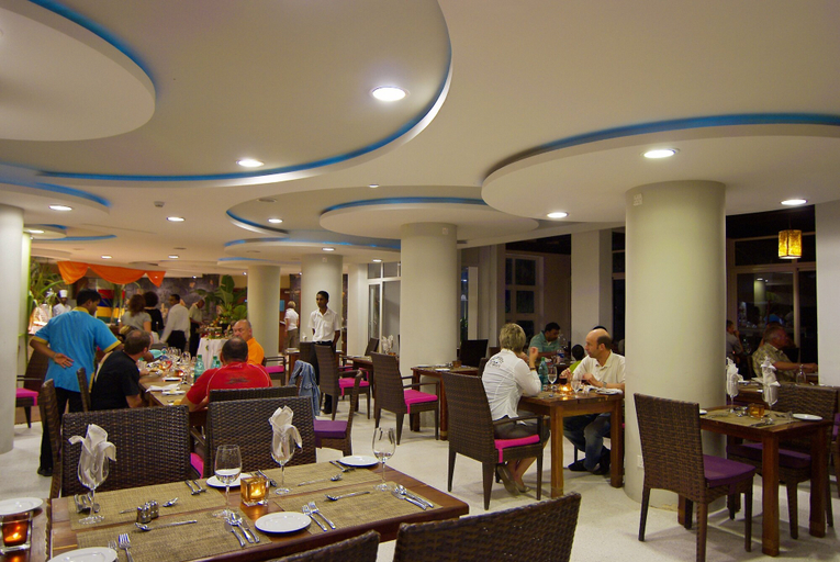 Food & Drinks 5, Laguna Beach Hotel & Spa, Flacq