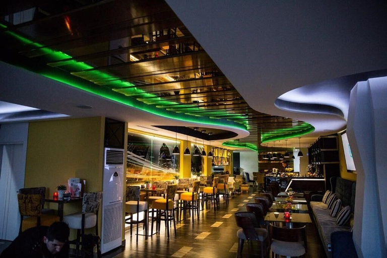 Food & Drinks 4, New W Hotel, Tiranës