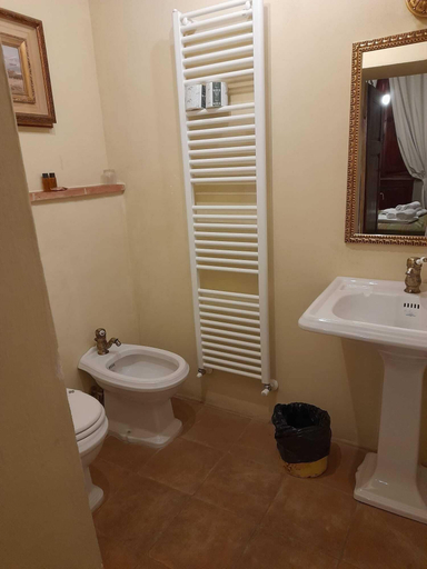 Bathroom 5, Palazzo Tombesi Trecci, Siena