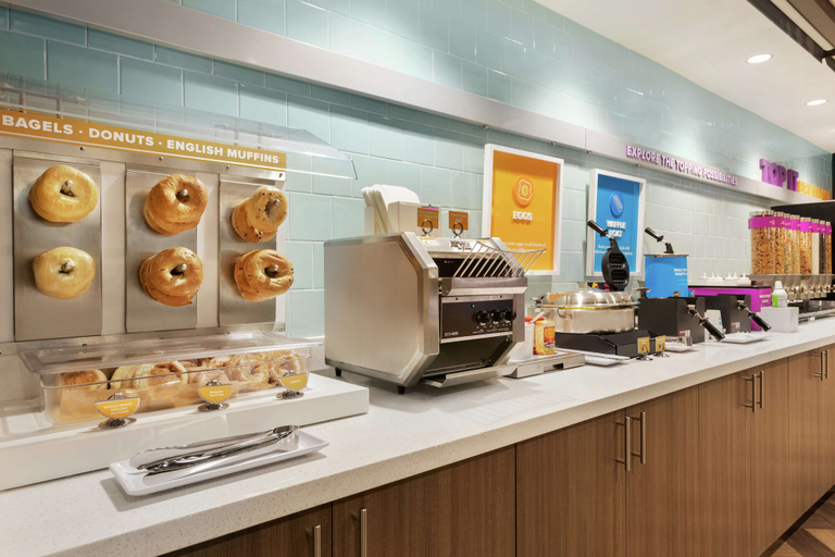 Food & Drinks 5, Tru by Hilton Harbison Columbia, Lexington