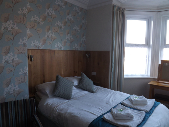 Bedroom 2, Cairn House, Devon