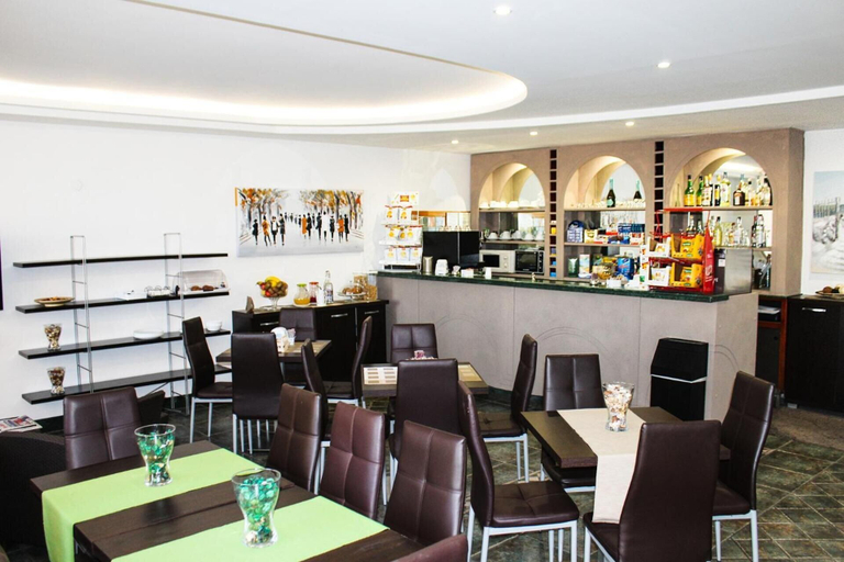 Food & Drinks 5, Hotel Cesirja, Napoli