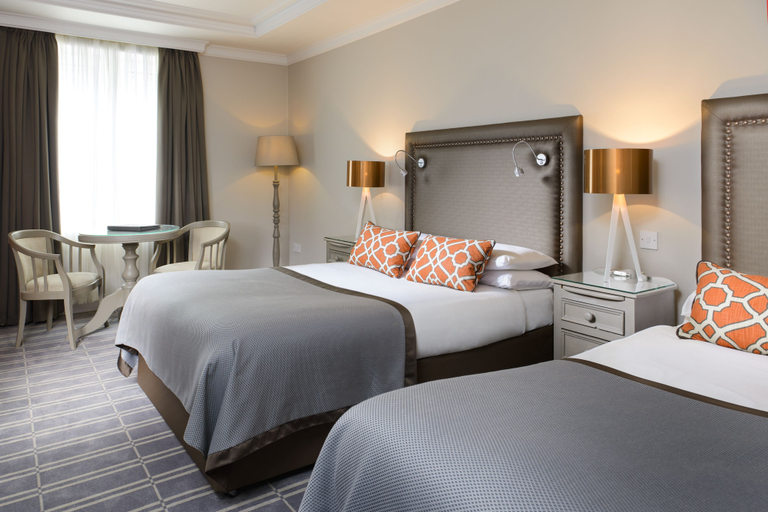 Bedroom 2, Meadowlands Hotel