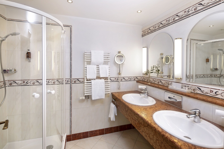 Bathroom 5, Wellness & Genuss Resort Engel, Freudenstadt