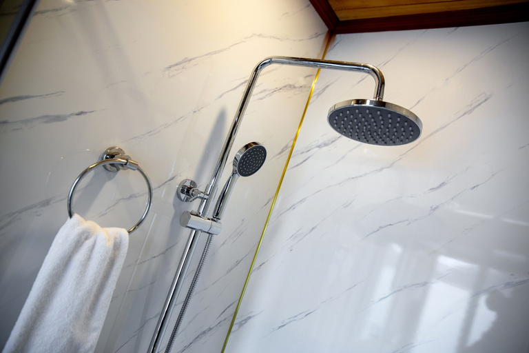 Bathroom, Lavender Elegance Cruise, Hạ Long