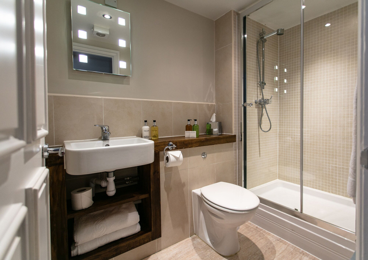 Bathroom 4, The Congresbury Arms, North Somerset